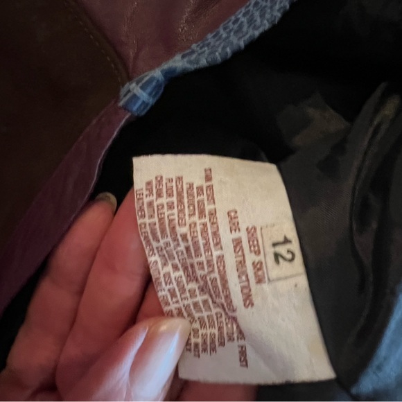 2/$13 EUC leather short skirt/sheep skin - Picture 4 of 4